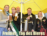 Bayerische Bierwoche . Freibier gibt es am 25.04.2015 am Münchner Bierbrunnen (©Foto:Ingrid Grossmann)